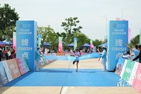 东契奇：斯玛特给替补席带来了能量，他说啥我们都会听